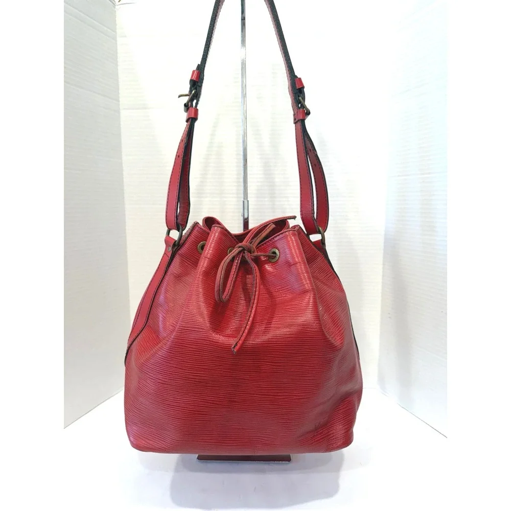 Authentic Louis Vuitton‎ Red Epi Leather Drawstring Noe Bucket Shoulder Bag
